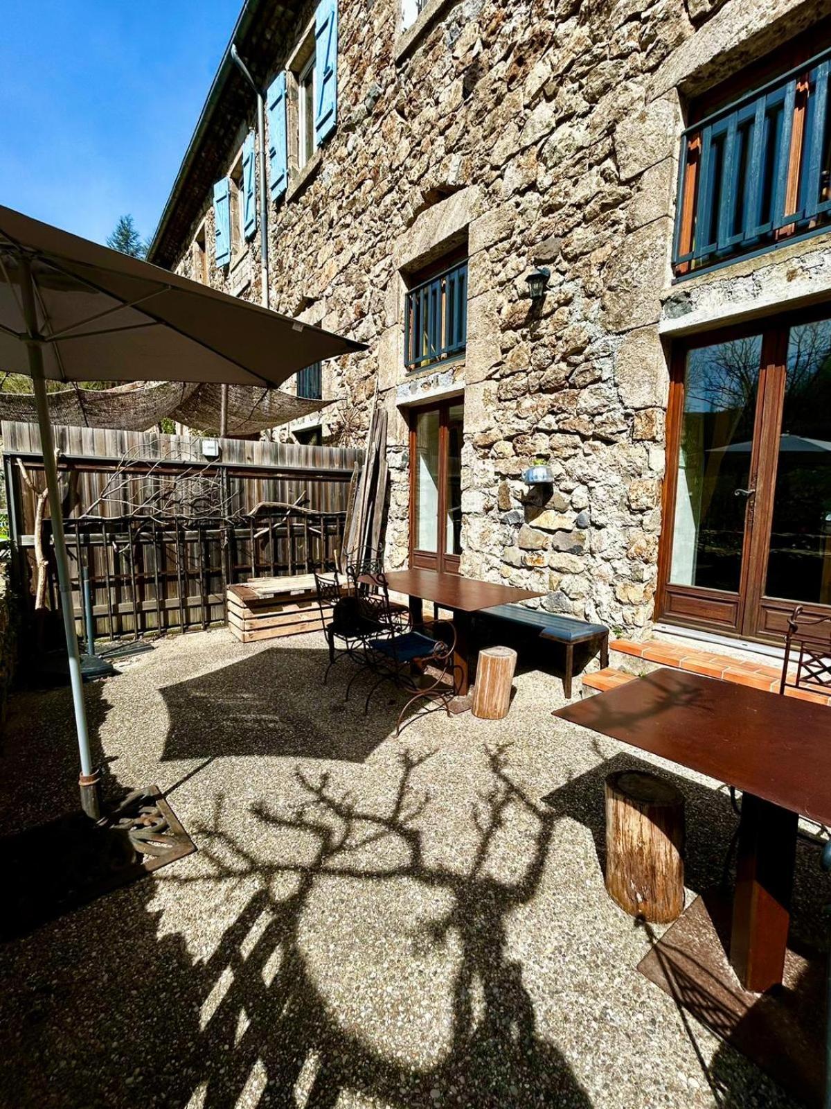 Rives De Bourges Apartment Burzet Exterior photo