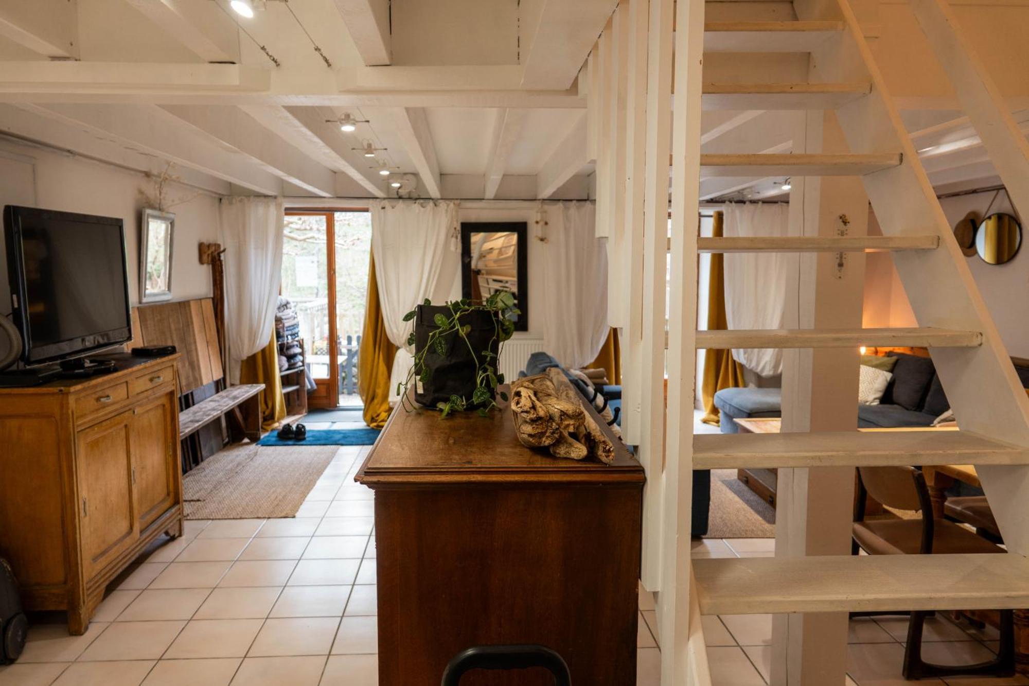 Rives De Bourges Apartment Burzet Exterior photo